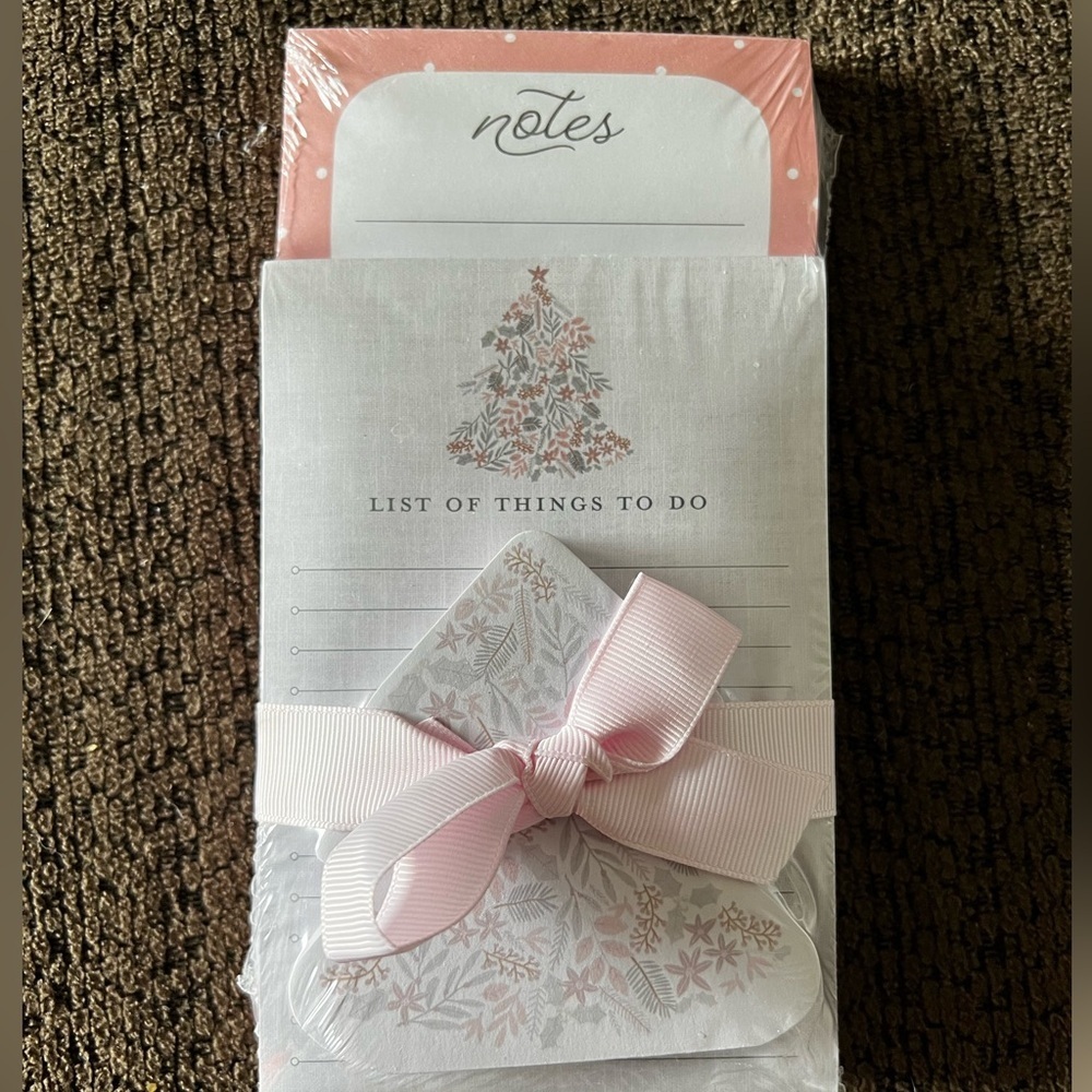 Gartner Studios Pink and White Notepad Set